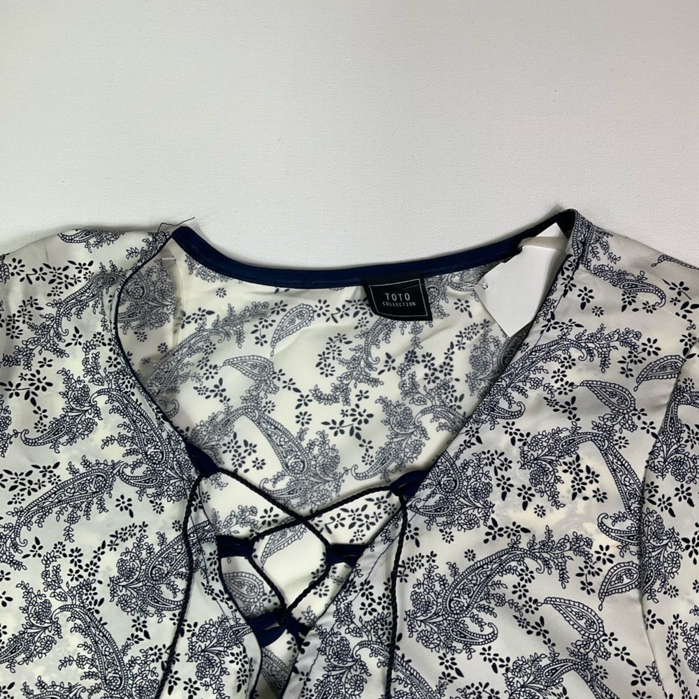 Navy and White Floral Women's Blouse - Picture 5 of 5